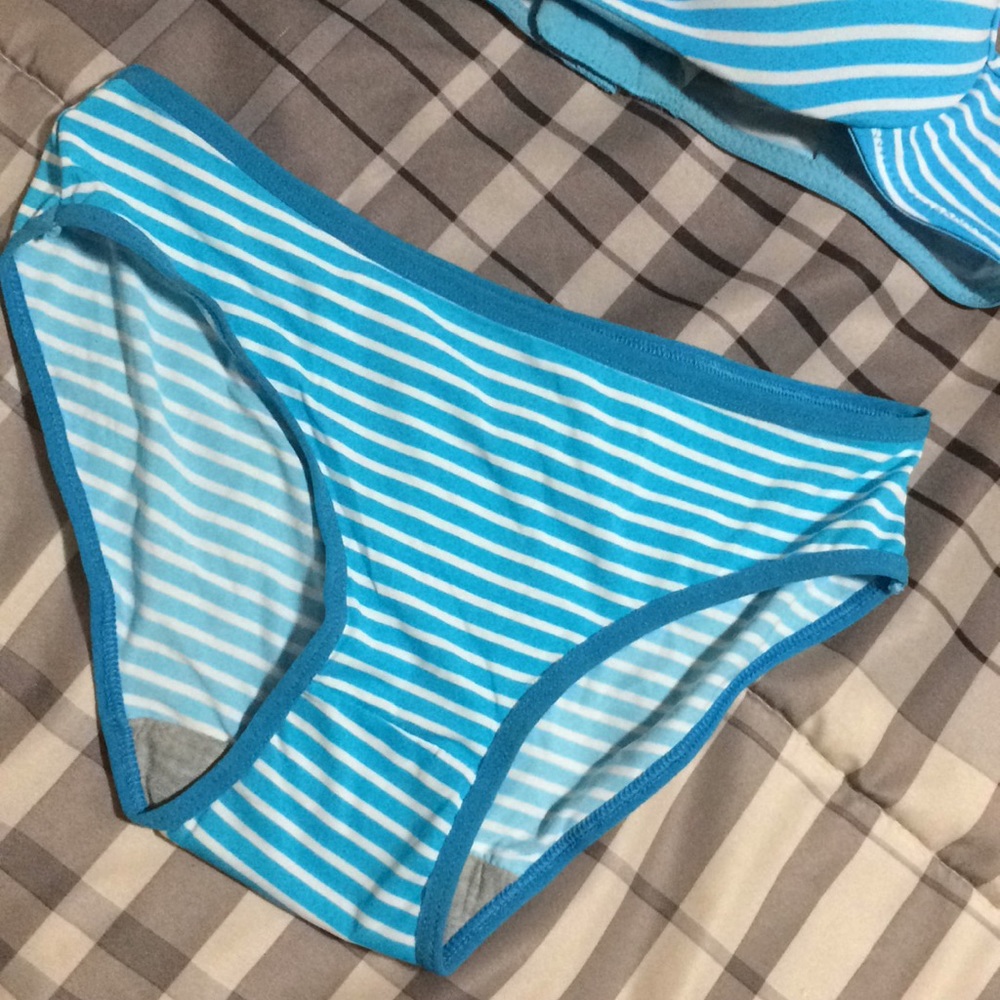 2pc bra/panty set NWOT - Picture 2 of 5